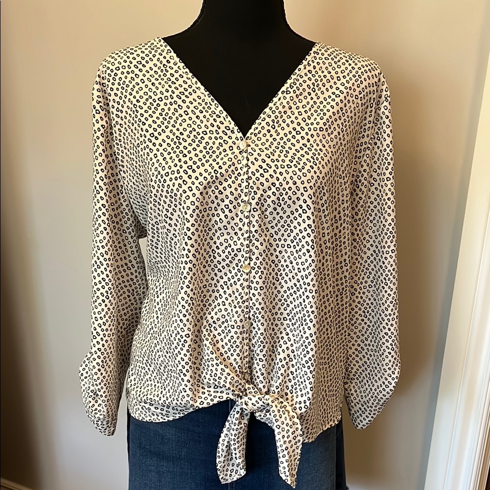 West Kei Ivory and Black Geometric Tie-Front Blouse